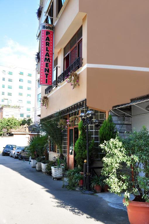 Parlamenti Hotel 3*